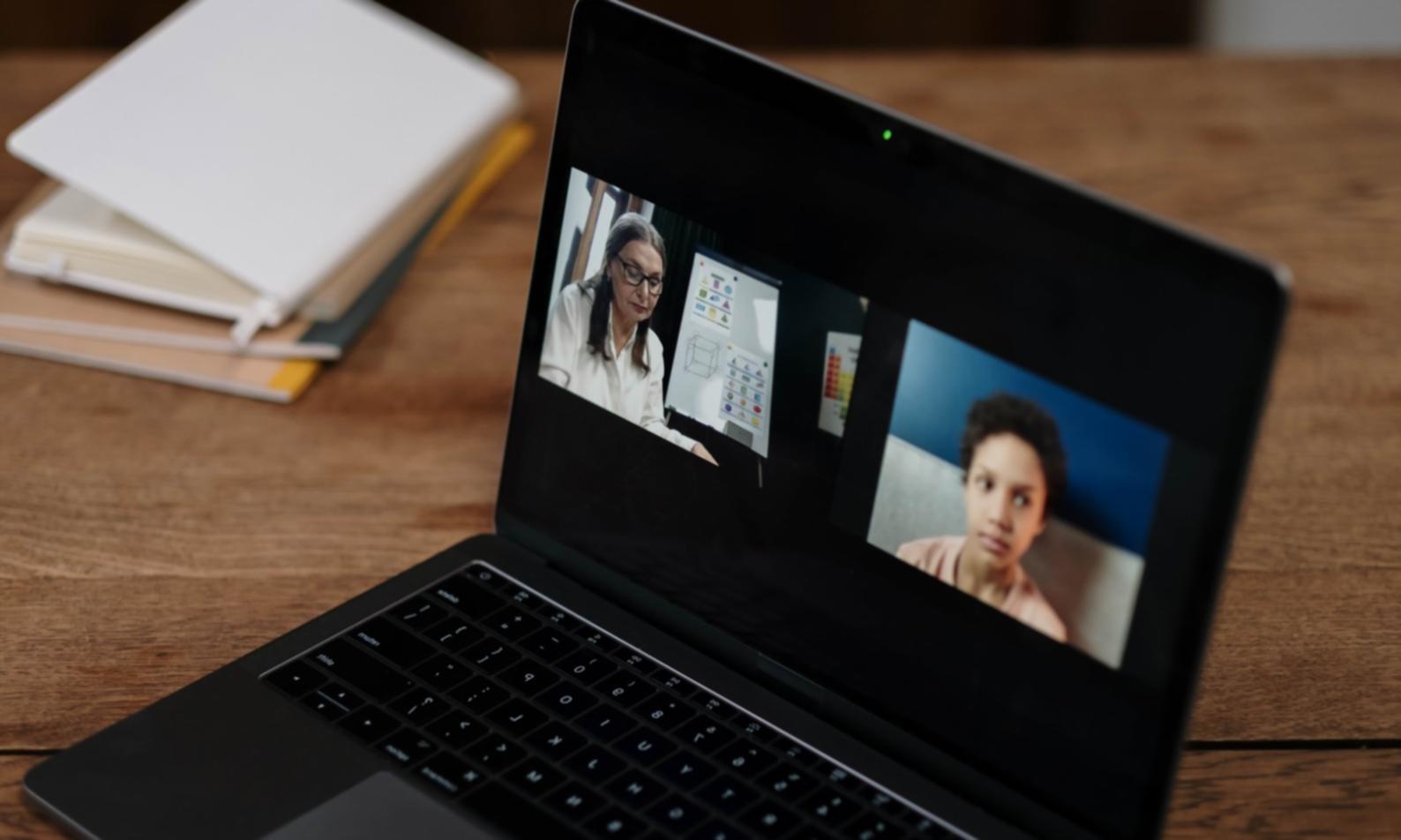 Student working through link building strategies module